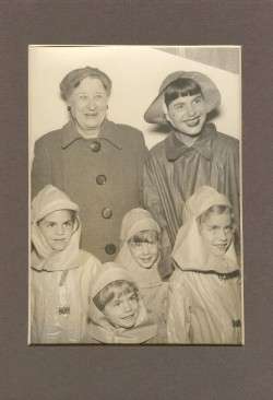 In Oysterville. 1947  Great Aunt Dora Espy Wilson, Miom Hilda Cole Espy,  and l to r Mona, Joey, Freddy with Cassy in front