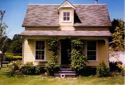 aptsin Stream House 1990