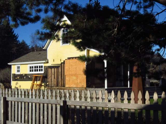 Captain Stream House, December 2013