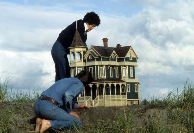 Pat and Noel and the Oysterville House
