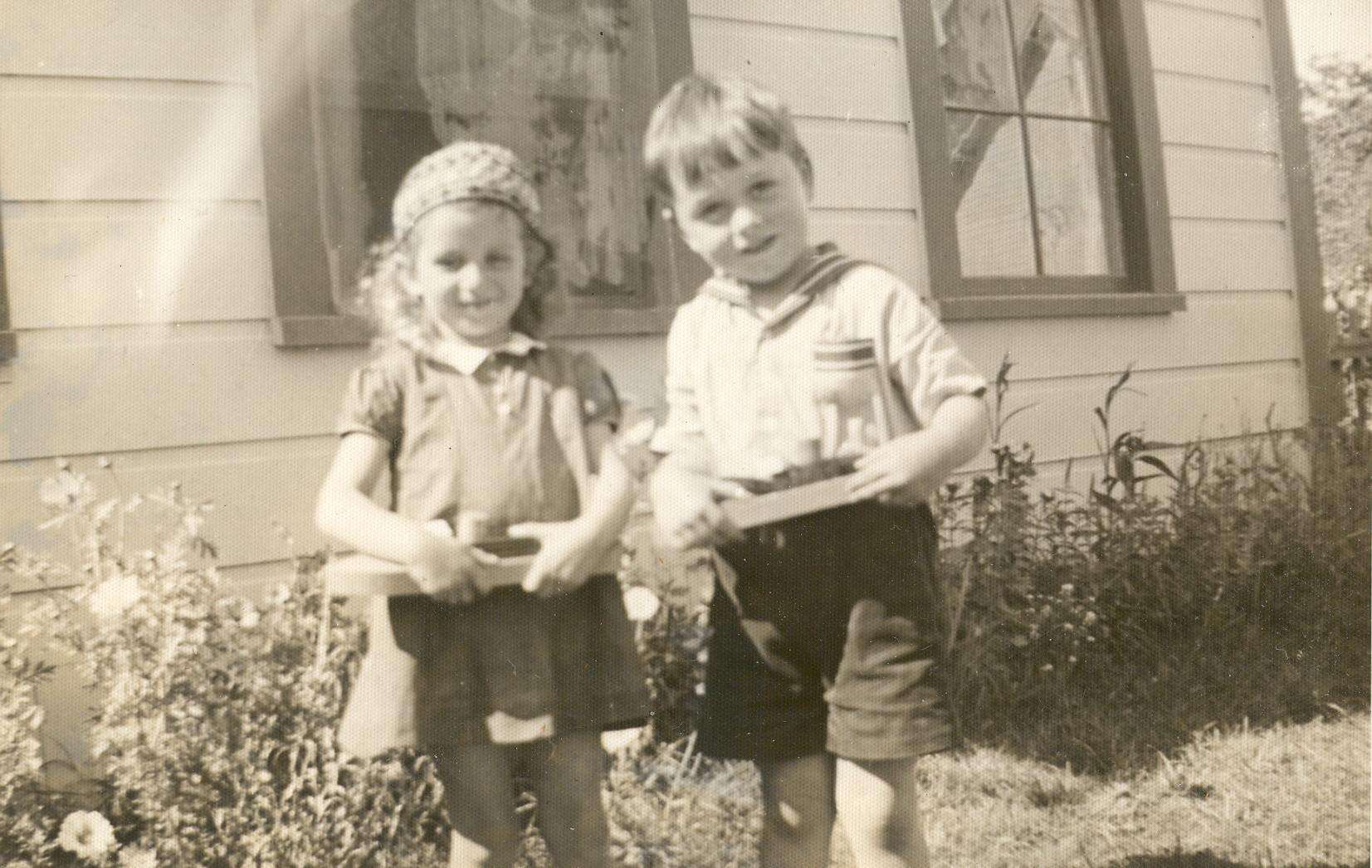 Sydney and Johnny 1939