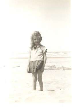 Sydney at the Beach, 1941