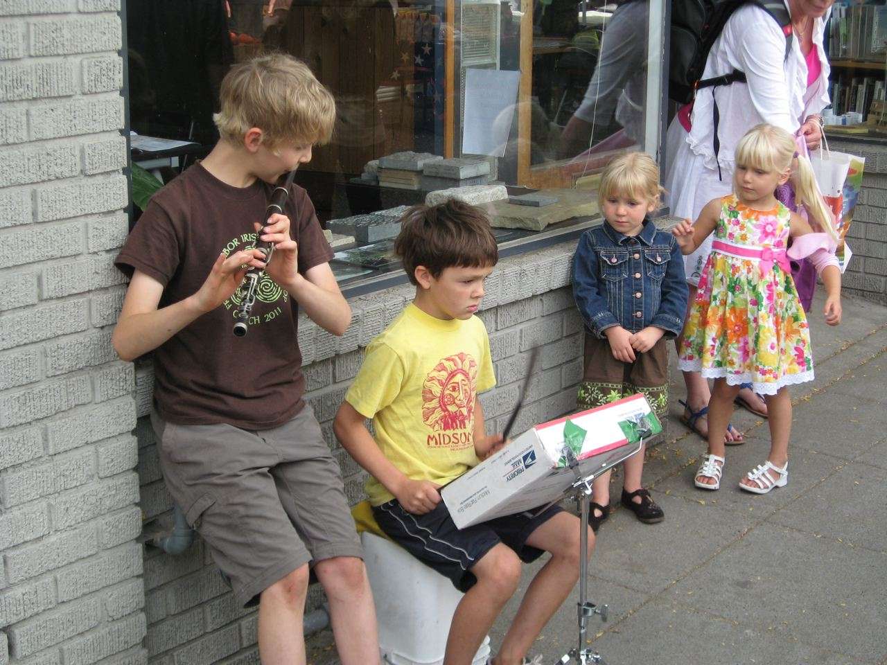 Willie and Owen Bays with Admirers