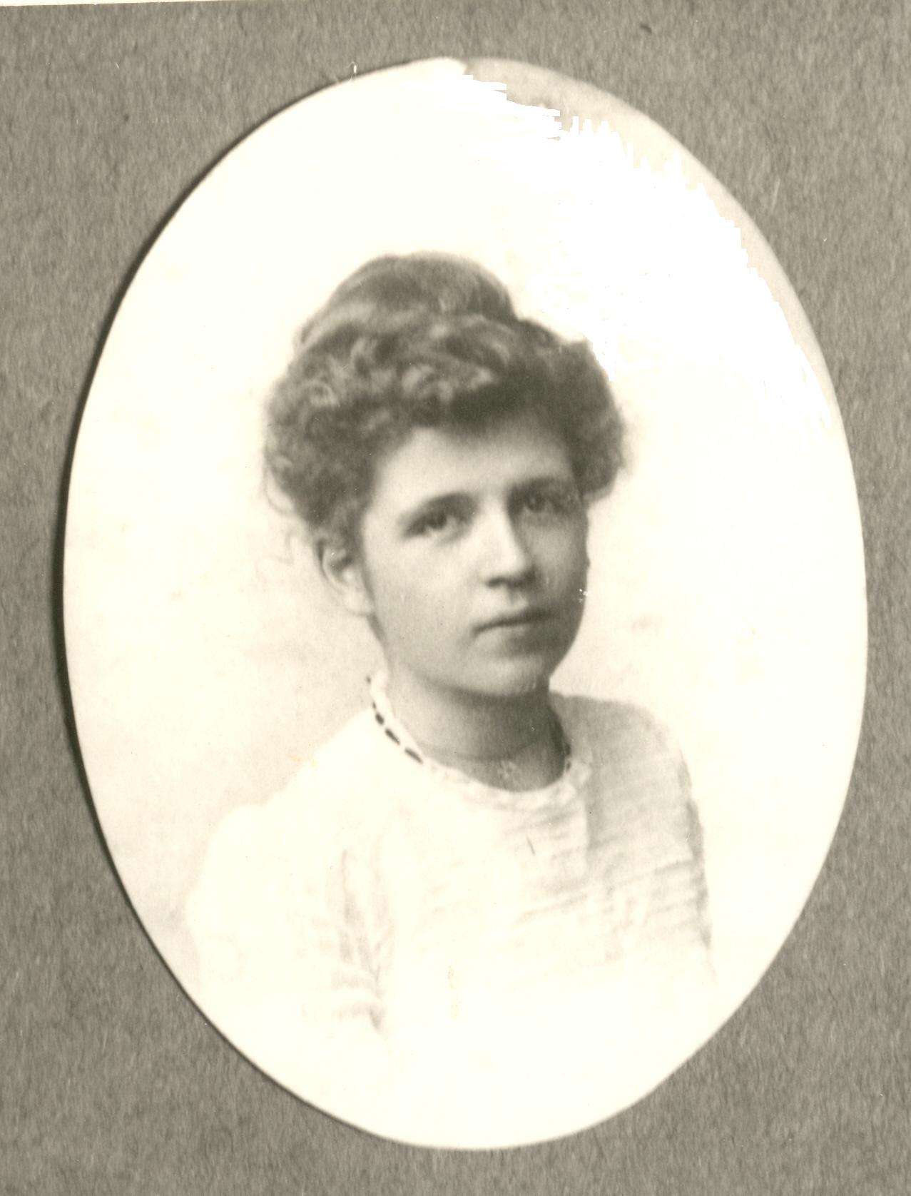 Mama 1913