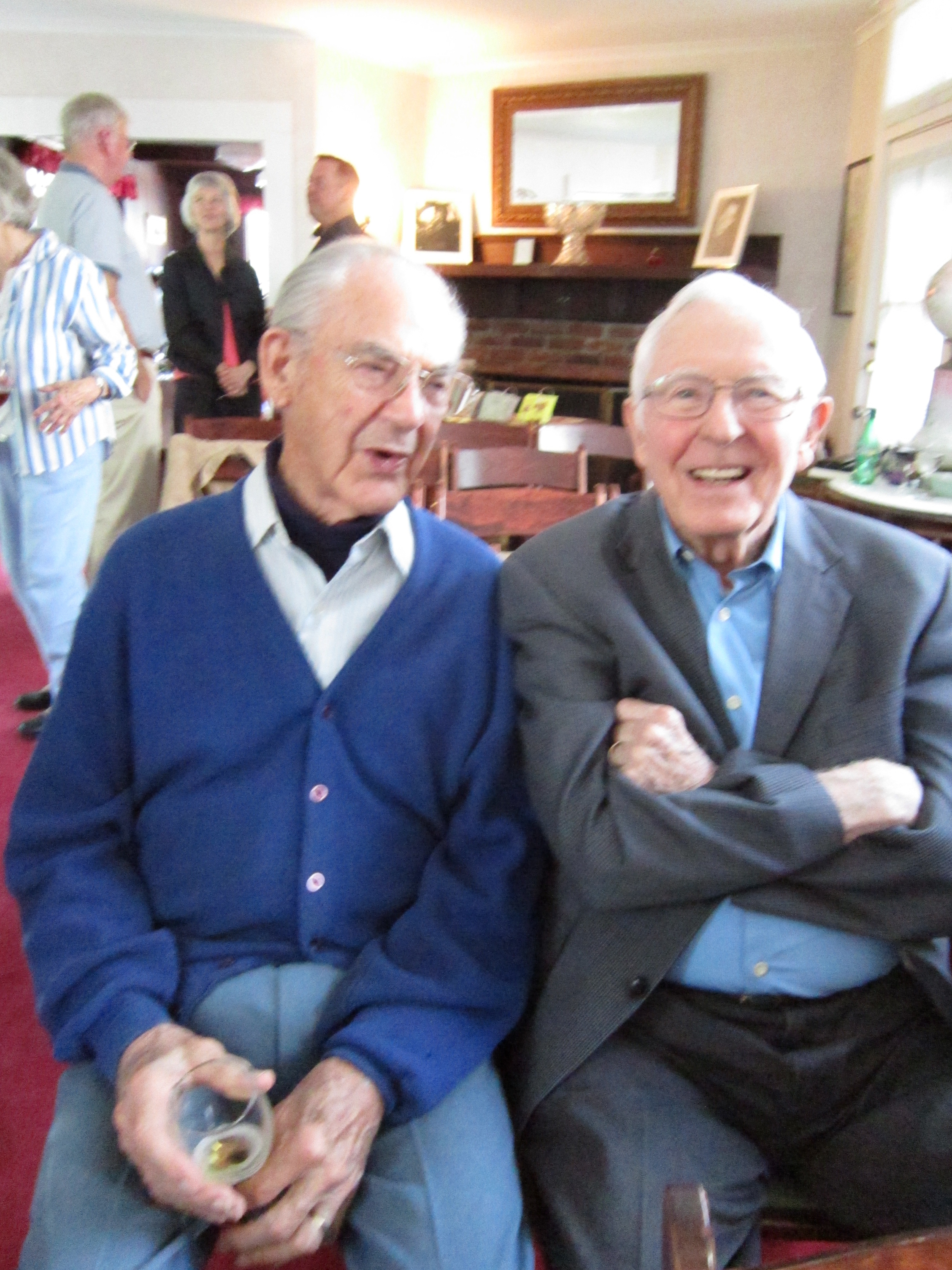 Pete Hanner (l) and Les Cowan at a House Concert